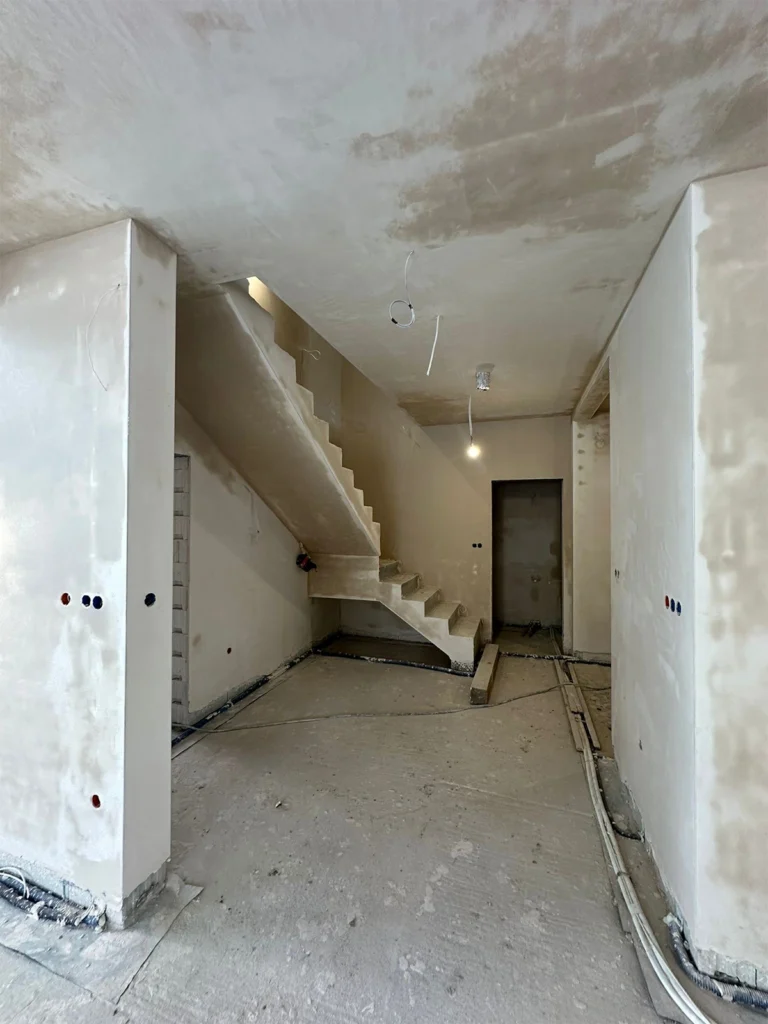 zdjęcie przedstawia wykonane tynki gipsowe