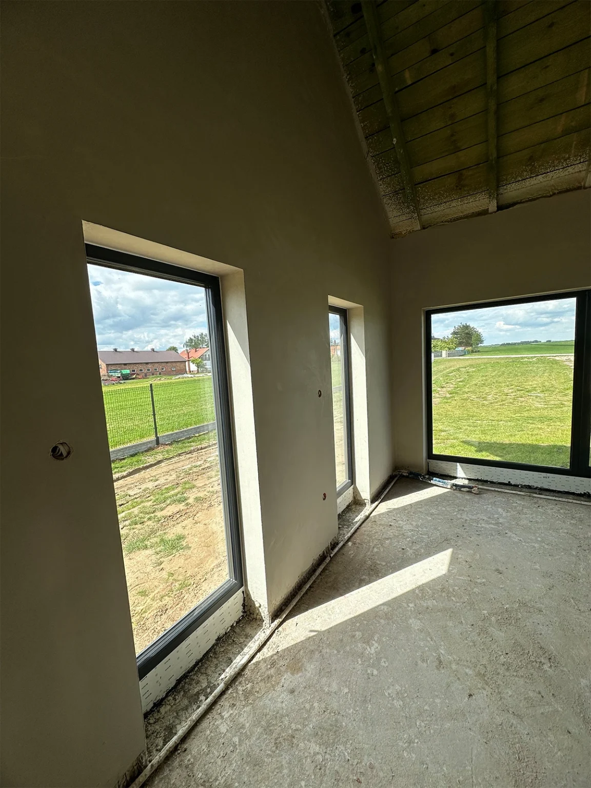 zdjęcie przedstawia wykonane tynki gipsowe