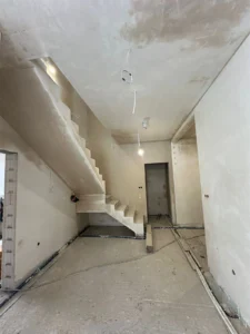 zdjęcie przedstawia wykonane tynki gipsowe