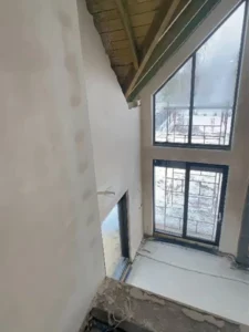 zdjęcie przedstawia wykonane tynki gipsowe