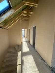 zdjęcie przedstawia wykonane tynki gipsowe